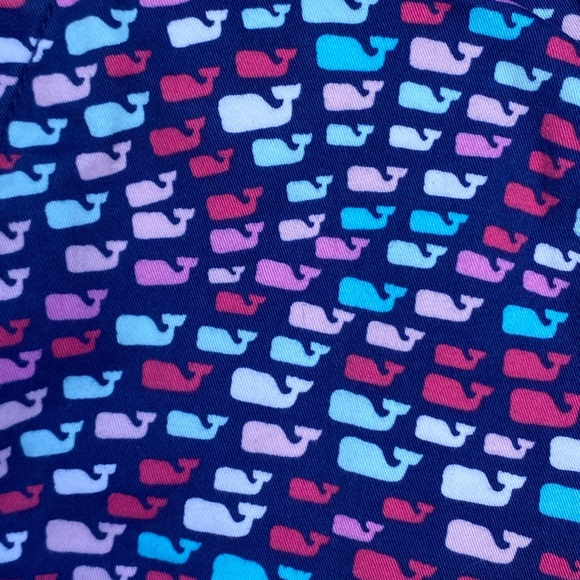 Vineyard Vines Logo Whale Print  Chino Shorts - Picture 2 of 6